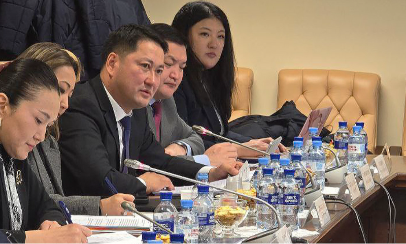 ХЭМЖИЛ ЗҮЙН МЭРГЭШҮҮЛЭХ СУРГАЛТ ҮРГЭЛЖИЛЖ БАЙНА
&#55357&#56524 Стандарт, хэмжил зүйн газрын зохион байгуулж буй хэмжил зүйн мэргэшүүлэх сургалт үргэлжилж байна.
&#55357&#56633 Тус сургалтад массын хэмжих хэрэгслийн шалгалт, тохируулгын лабораторийн ажилтнууд болон хэмжих хэрэгслийг үйлдвэрлэх, импортлох, суурилуулах, засварлах үйл ажиллагаа эрхлэдэг аж ахуйн нэгж, байгууллагуудын 40 гаруй мэргэжилтэн хамрагдлаа.
&#55357&#56633 Энэхүү сургалтаар Хэмжил зүйн тухай хууль, хэмжил зүйн суурь ойлголт, массын хэмжлийн нэгж дамжуулалт, шалгах арга, аргачлал, стандарт, хэмжлийн алдаа, эргэлзээг тооцоолох мэдлэг олгож байна.